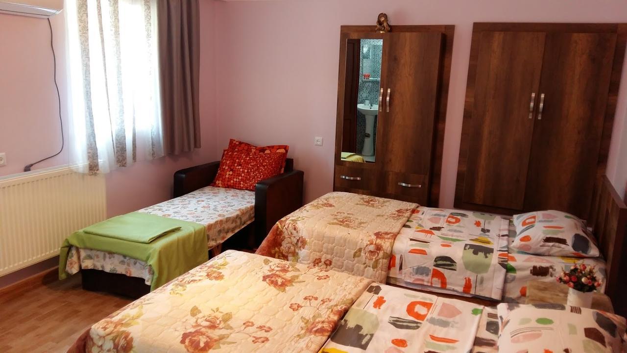 Guest House Panda Kutaissi Exterior foto