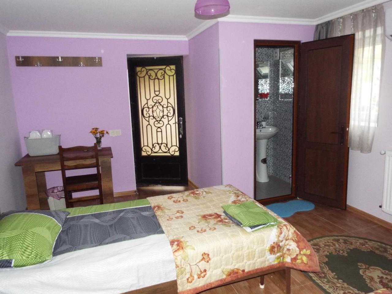 Guest House Panda Kutaissi Exterior foto