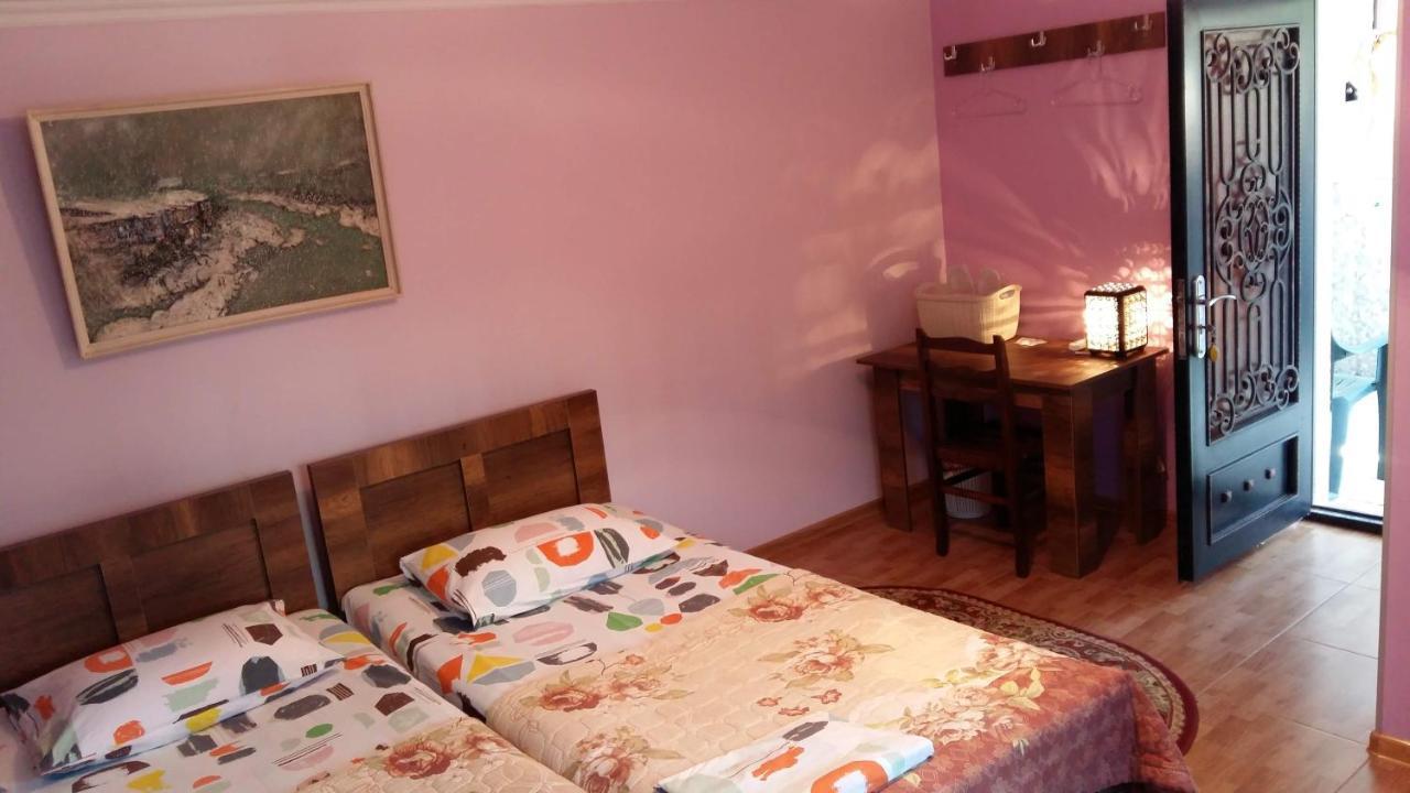 Guest House Panda Kutaissi Exterior foto